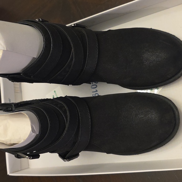 Sonoma Women's Black Ankle Boots - Picture 2 of 3